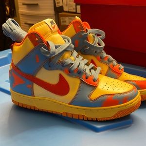 Authentic Nikes - never worn has extra shoe strings